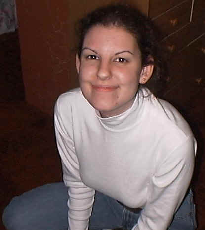 andie looking up at camera.jpg (47233 bytes)