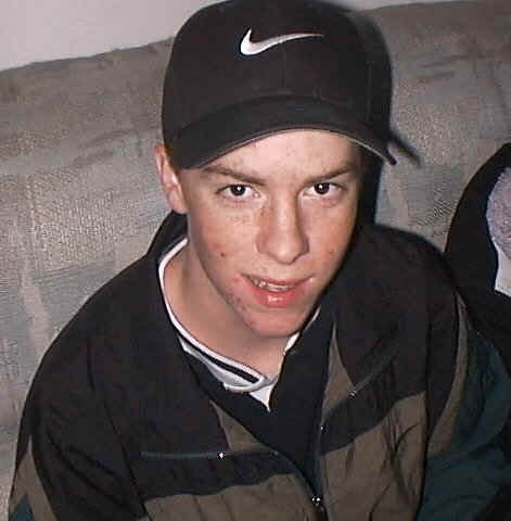 jayme looking up at camera.jpg (47563 bytes)